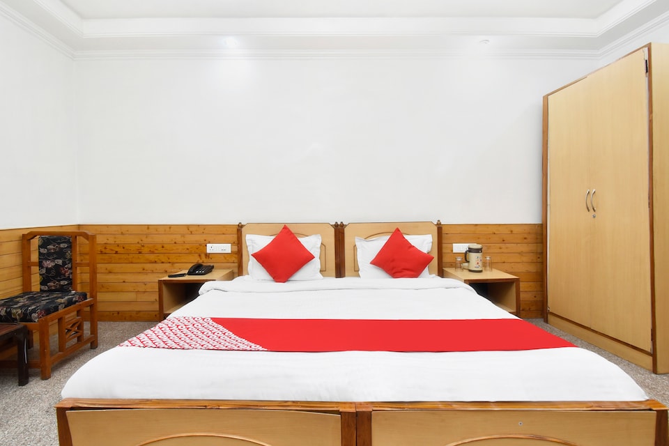OYO 3533 Hotel Harsha, The Mall Road-Shimla, Shimla