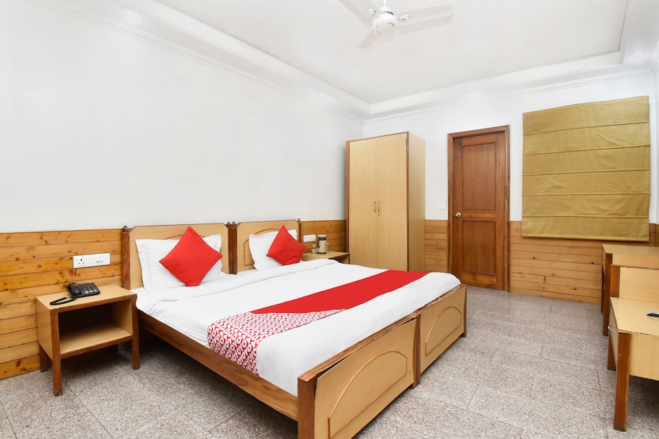 OYO 3533 Hotel Harsha, The Mall Road-Shimla, Shimla