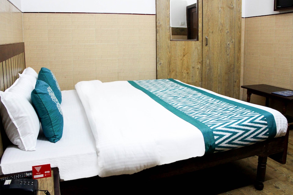 OYO 3536 Hotel Embassy, Dehradun Railway Station, Dehradun