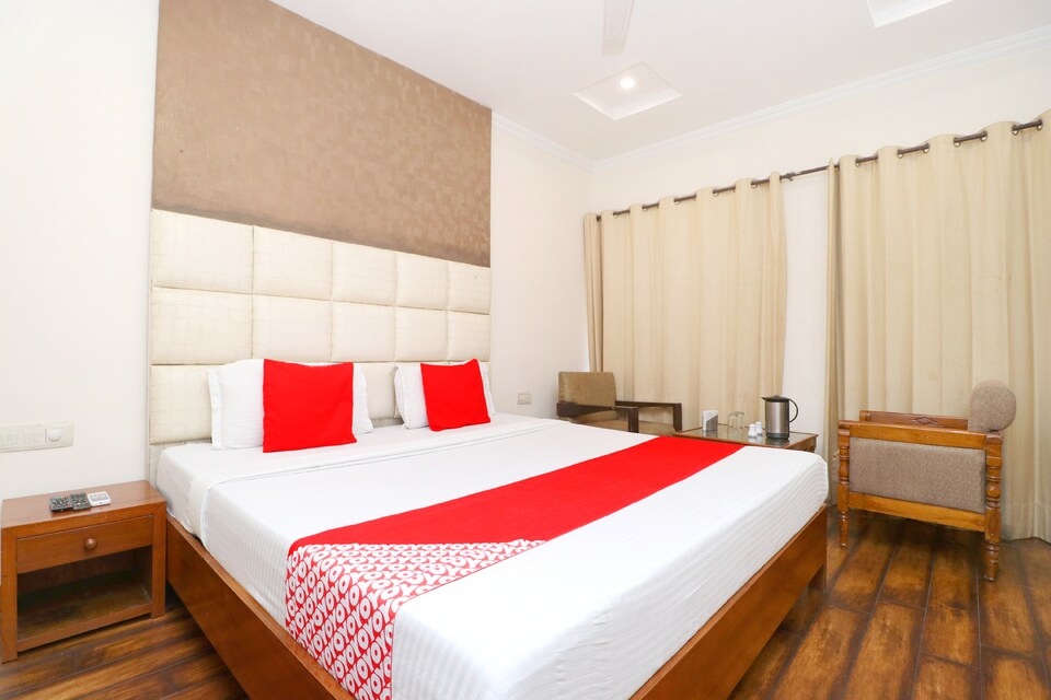 OYO Flagship 3537 Hotel Landmark, Central Chandigarh, Chandigarh
