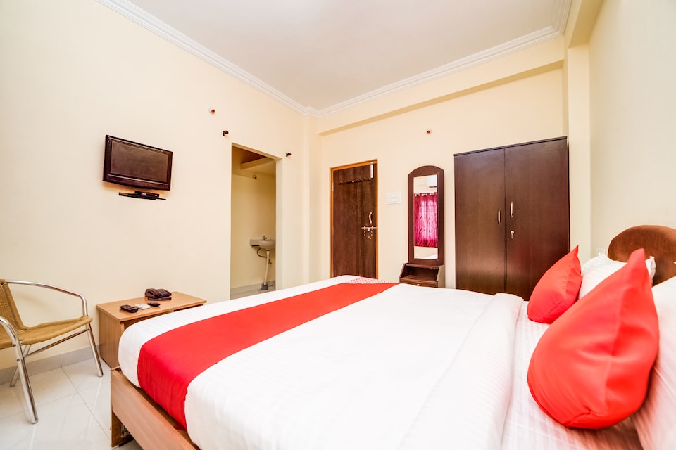 OYO 35768 New Property Tngo Colony, Gachibowli, Hyderabad