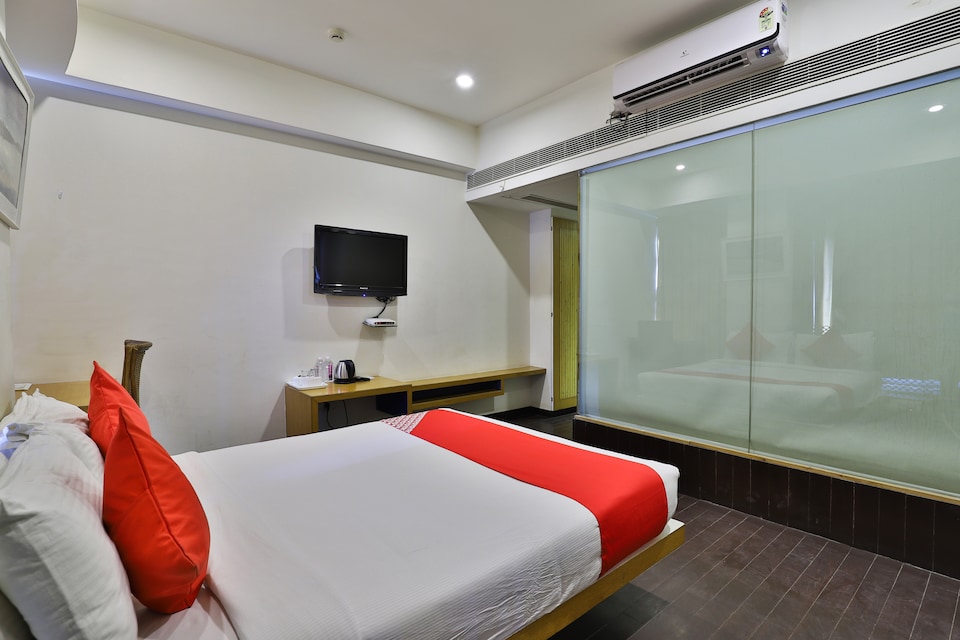 OYO 35770 Hotel Yahvi, Alkapuri Vadodara, Vadodara