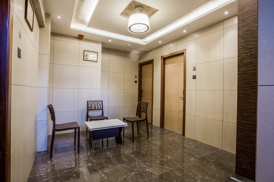 Capital O 35800 Leela Residency, Mumbai-Kalyan-Bhiwandi- Badalapur, Mumbai