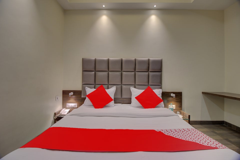 OYO 35844 Hotel Lotus Residency, Sangli, Sangli