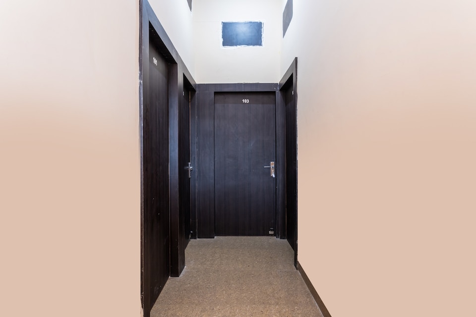 OYO 35845 U-turn, Rau, Indore