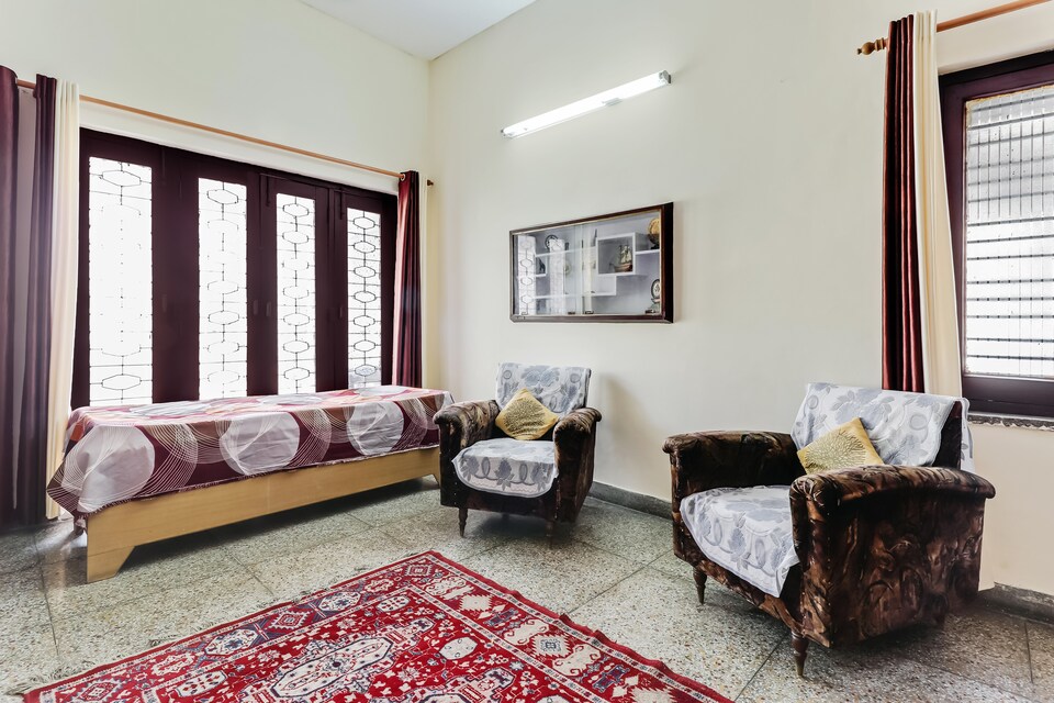 OYO Home 35870 Adorable Stay Tyagi Road Dehradun, Rajpur Road Dehradun, Dehradun