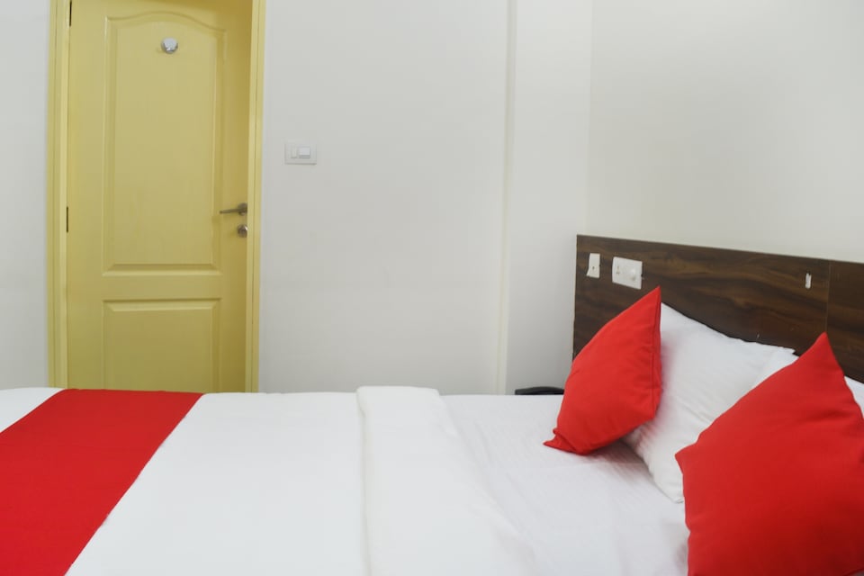 OYO 35906 Indu Comforts, Airport Road Bangalore, Bangalore