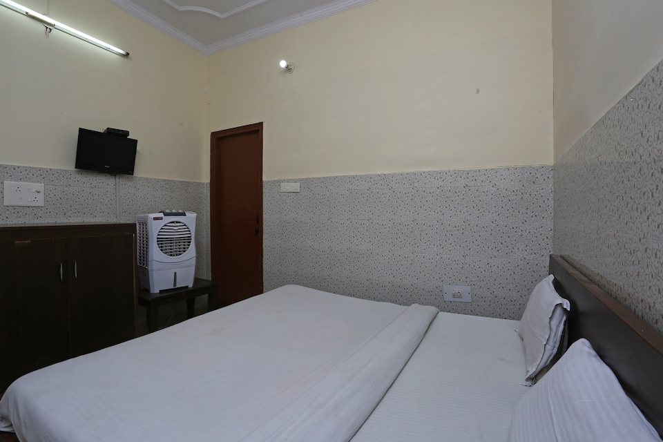 SPOT ON 35912 Shri Guest House, Dehradun Railway Station, Dehradun