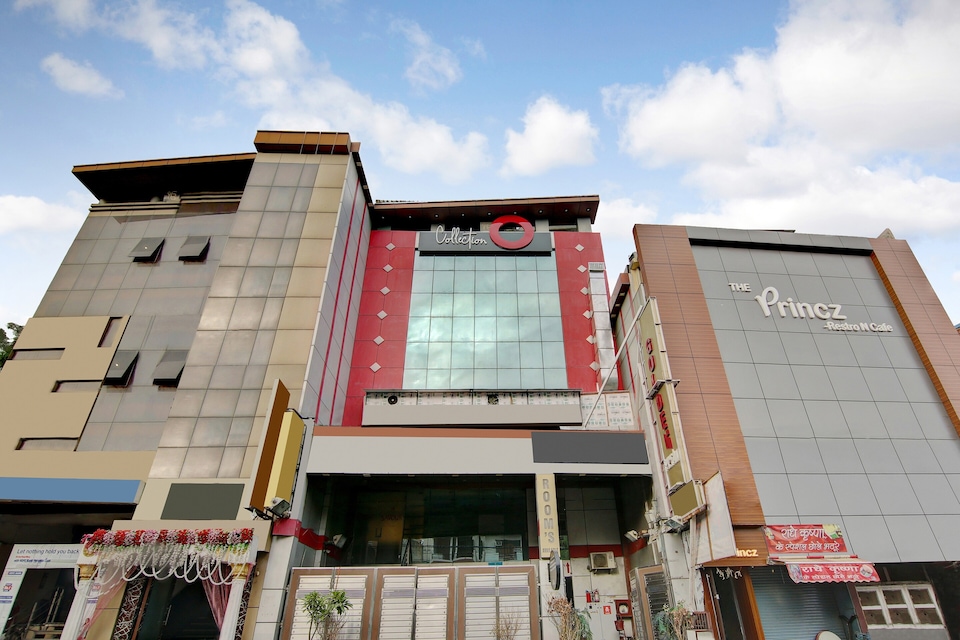 Collection O 226 Golden Petal, Anand Vihar Delhi, Delhi