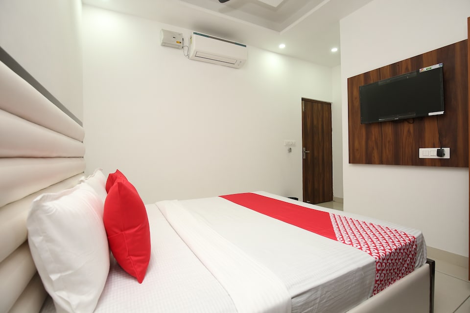 OYO 35930 Tricity Hotel Premia, Zirakpur, Zirakpur