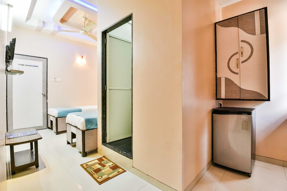 OYO 3552 Hotel Broadway, Mumbai CST-Churchgate-Colaba, Mumbai