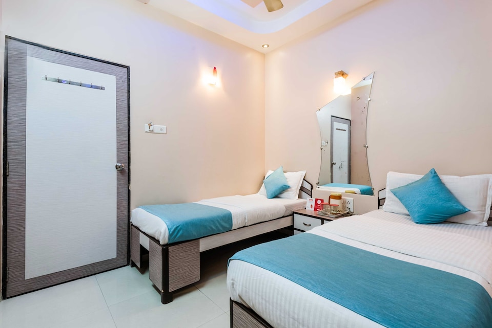 OYO 3552 Hotel Broadway, Mumbai CST-Churchgate-Colaba, Mumbai