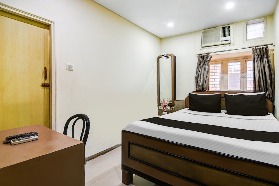 Hotel O Bhagirathi Guest House, Esplanade Kolkata, Kolkata