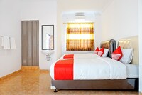 OYO 694 Khasanah Residence