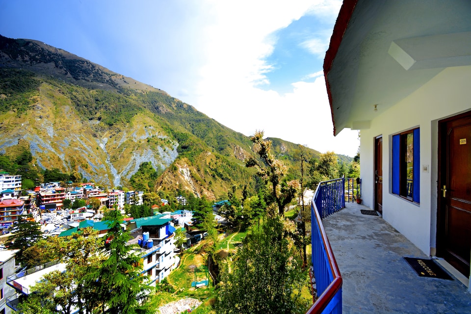 Live on MCD114, McLeod Ganj, Mcleod-Ganj