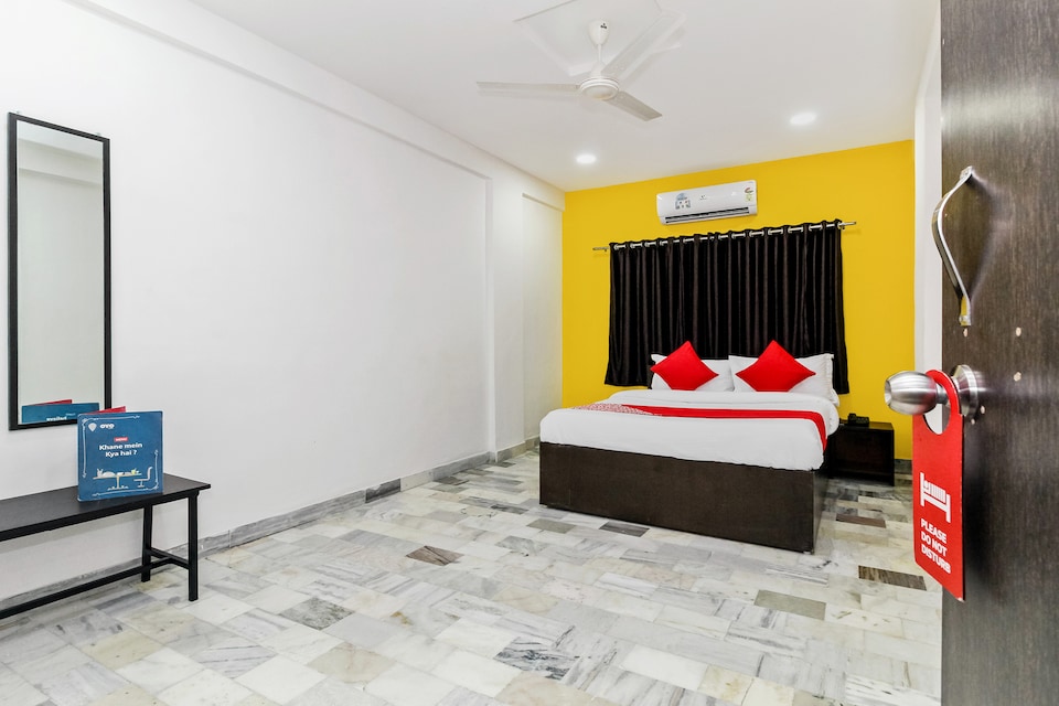 OYO 36010 Hotel Aashiyana, Swargate Pune, Pune