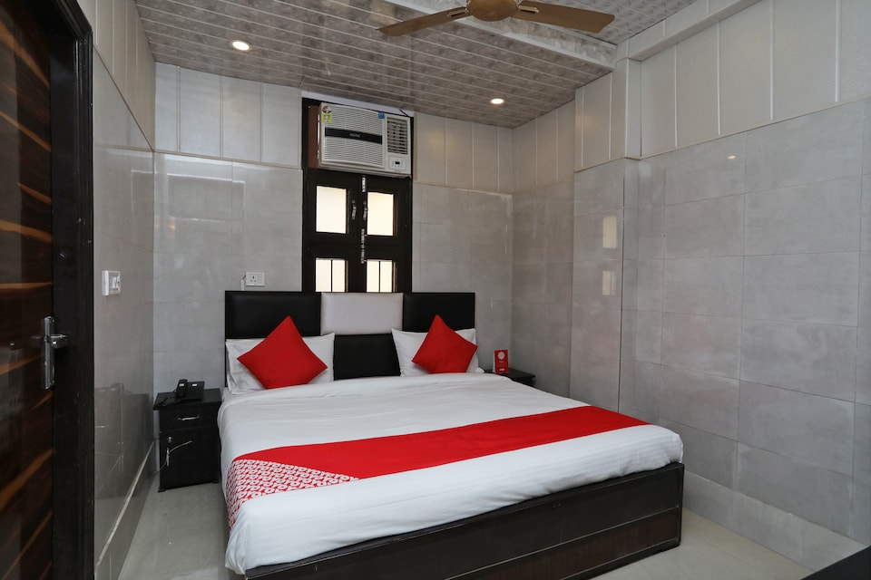 OYO 36011 Qlark Stay, Pitampura - Rohini Delhi, Delhi