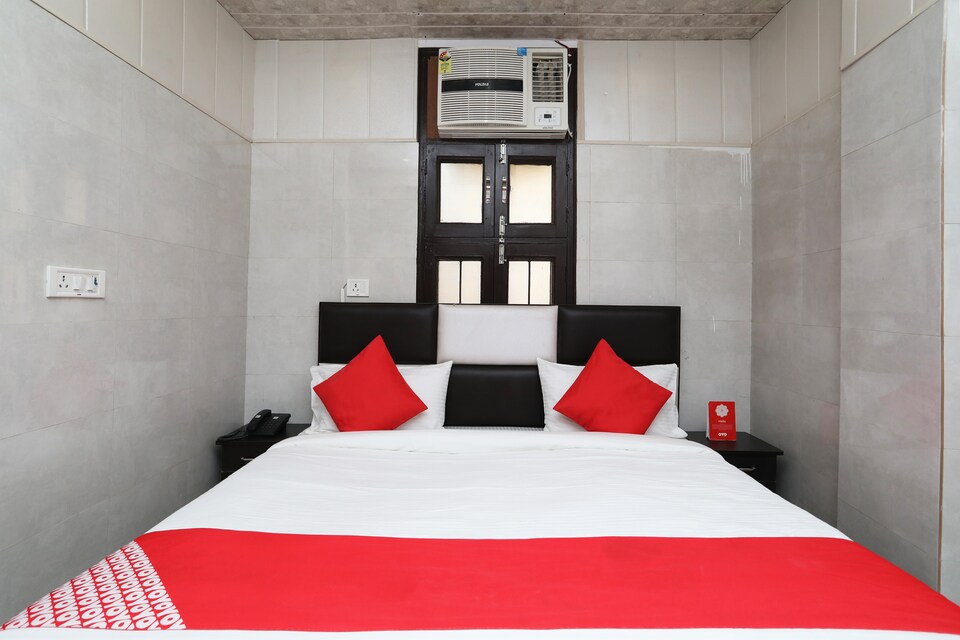 OYO 36011 Qlark Stay, Pitampura - Rohini Delhi, Delhi