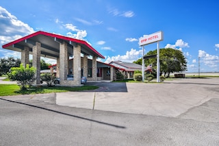 115 N Main St Lockhart Tx 78644 Loopnet Com