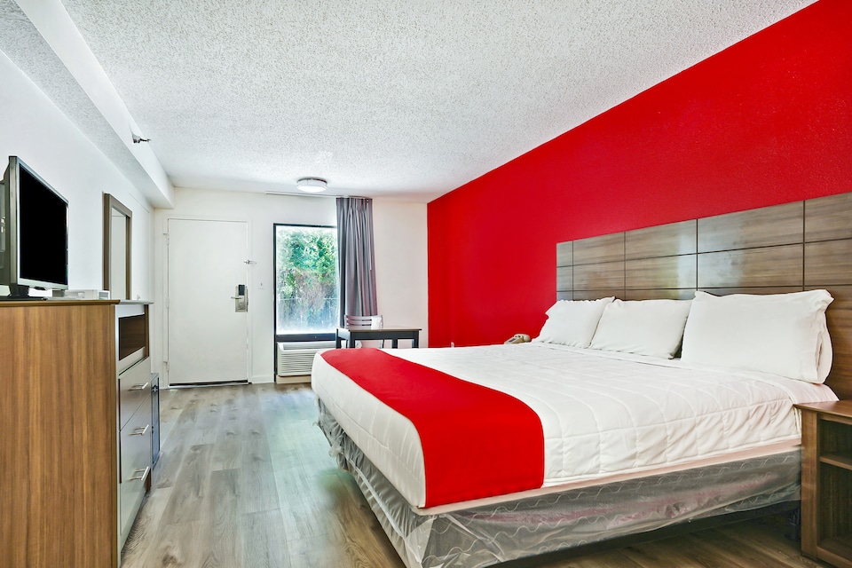 OYO Hotel Decatur I-285 The Perimeter, C30030, Decatur GA