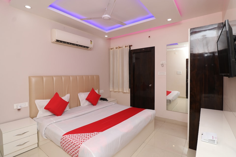 OYO 36042 Hotel Madhuban, Golghar, Gorakhpur