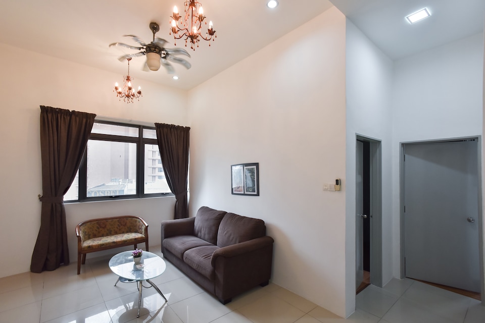 OYO Home 956 Lavish 2BR Taragon Puteri, Pudu, Kuala Lumpur