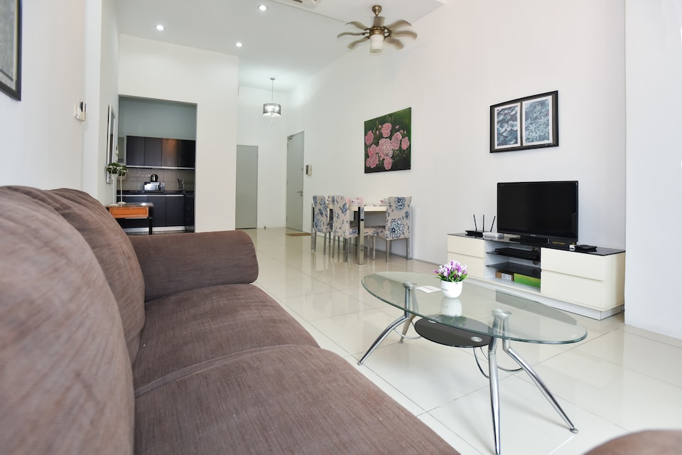 OYO Home 956 Lavish 2BR Taragon Puteri, Pudu, Kuala Lumpur