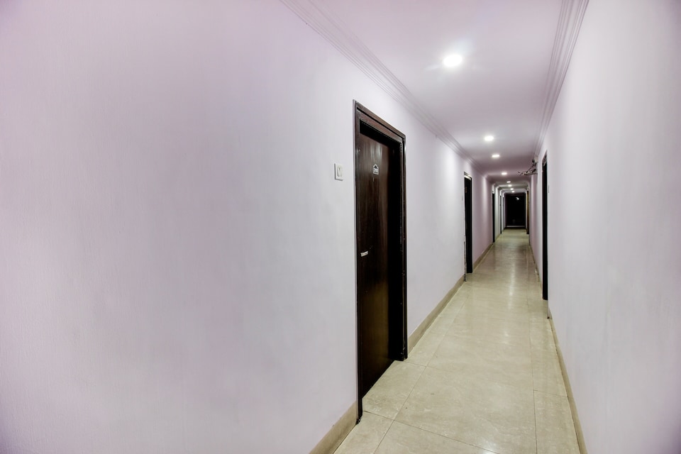HOTEL O SRINIVASA RESIDENCY , Himayatnagar-Kachiguda-II, Hyderabad
