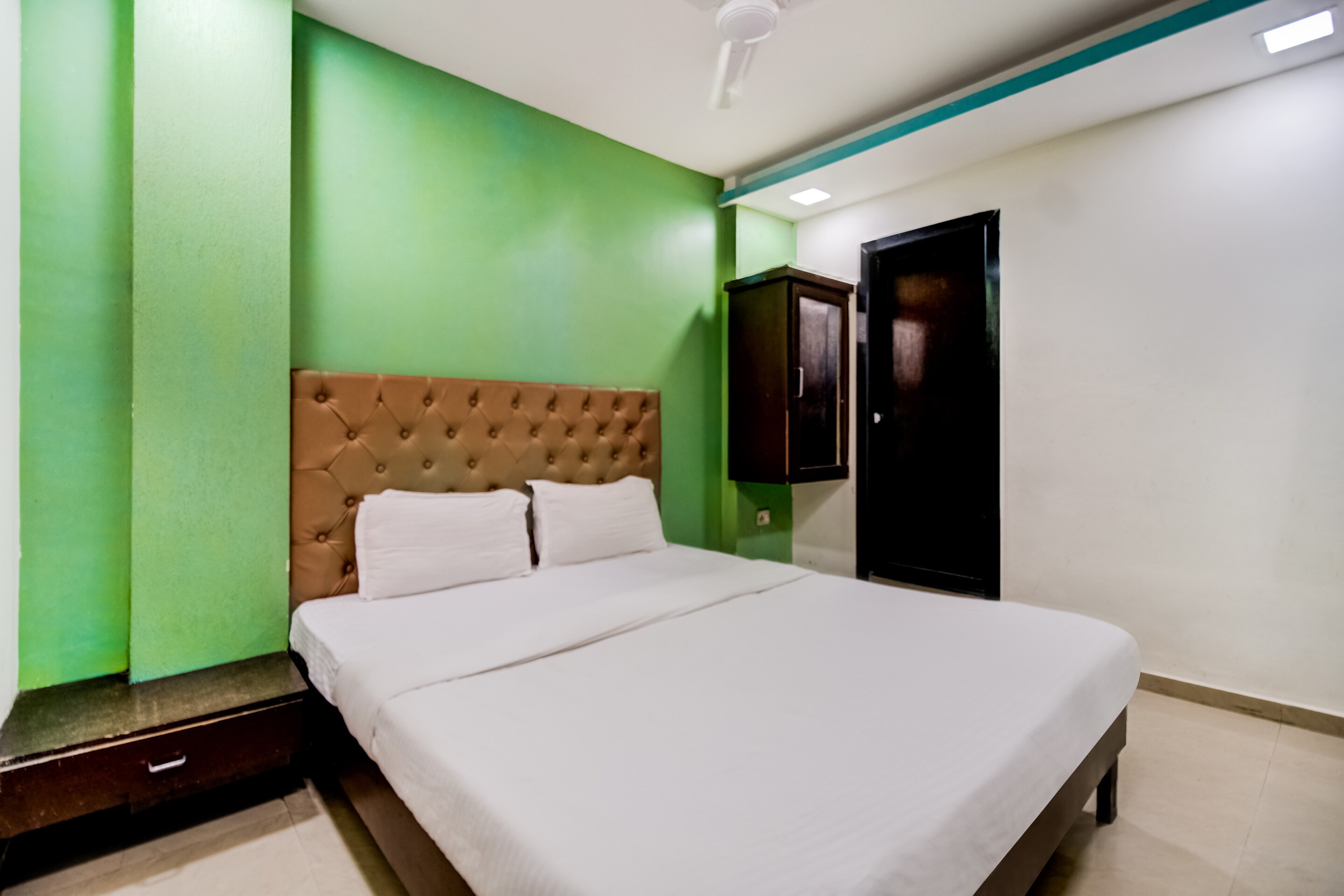 OYO 36061 Residency OYO Rooms Mumbai  Book    1871 OYO