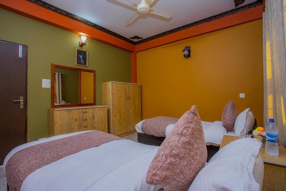 OYO 348 Hotel Park Treasure, Sauraha, Chitwan