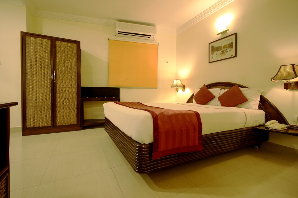 OYO Premium 286 Aga Ali Abbas Road, MG Road Bangalore, Bangalore