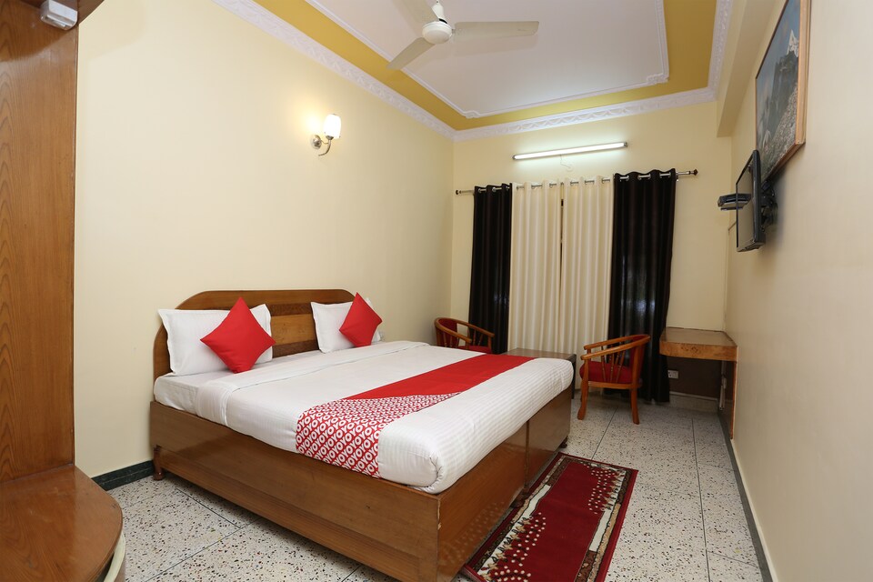 OYO 36134 Hotel Raj Delux, Rajpur Road Dehradun, Dehradun