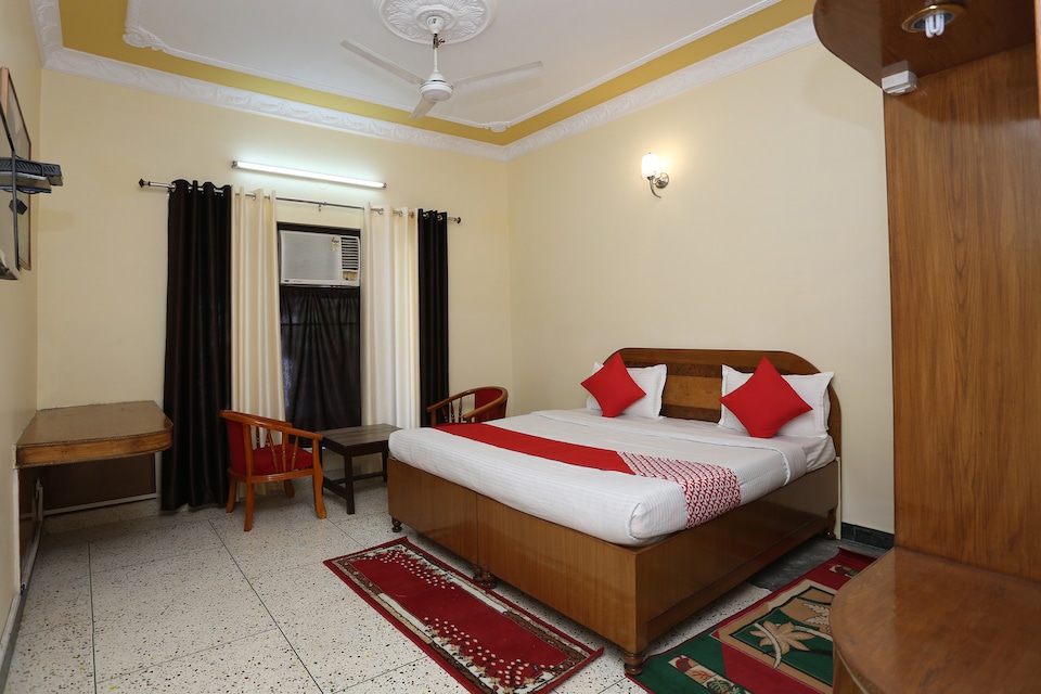 OYO 36134 Hotel Raj Delux, Rajpur Road Dehradun, Dehradun