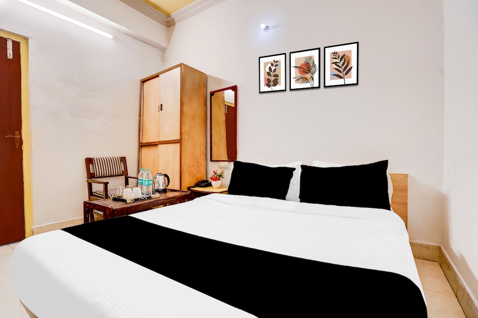 Hotel O Hussainganj Near Vidhansabha, Charbagh Lucknow, Lucknow