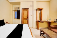 Hotel O Hussainganj Near Vidhansabha