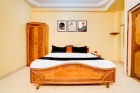 Hotel O Hussainganj Near Vidhansabha