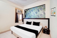 Hotel O Hussainganj Near Vidhansabha