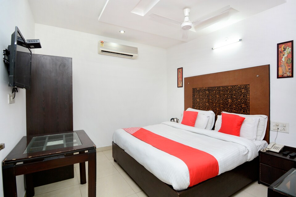 OYO 36202 Hotel Shohrat, Karnal, Karnal