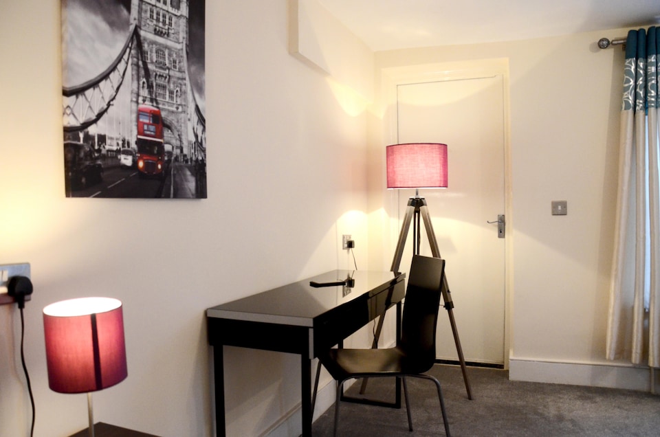 OYO Home 4 Br Kings Cross-St Pancras Garden , Kings Cross London, London