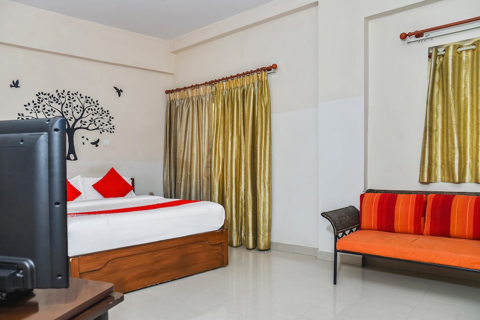 OYO 4252 Hotel Pleasant Moments, Koramangala Sony World Signal, Bangalore