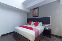 Capital O  978 Midaris Hotel