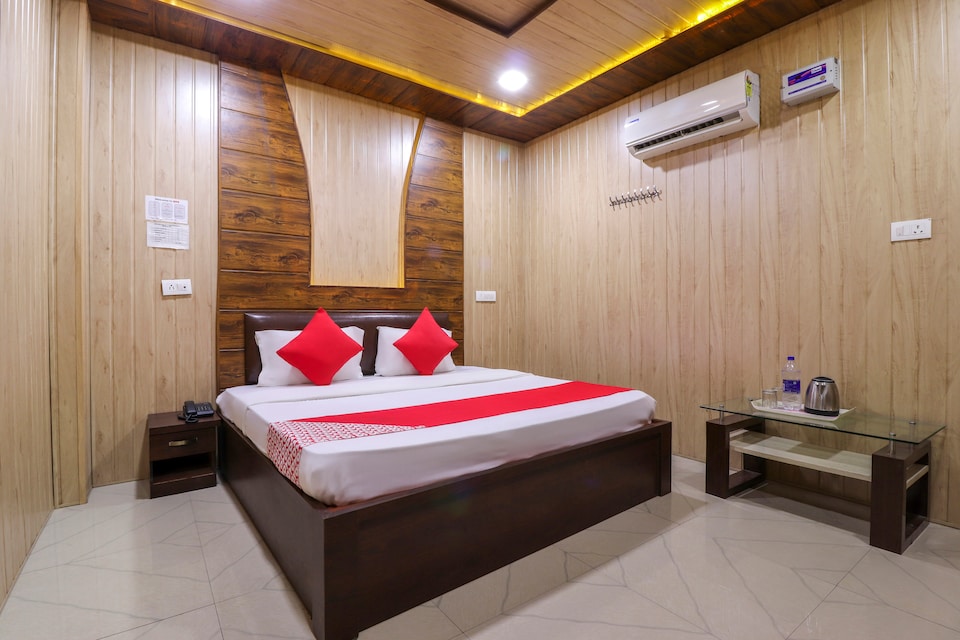 OYO 36242 पार्क व्यू होटल और मैरिज पॉइंट, Lakhimpur, लखीमपुर