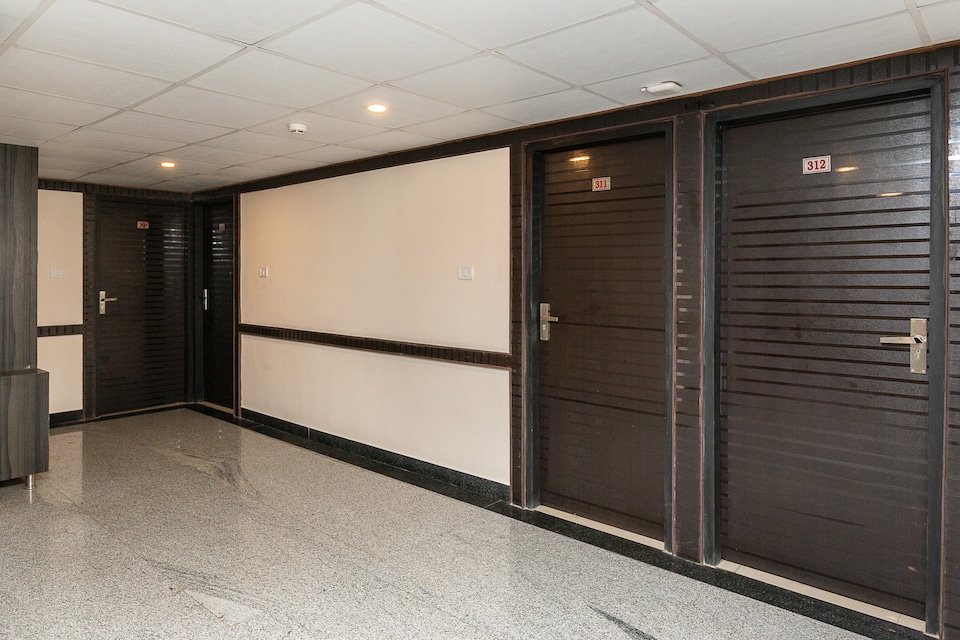 OYO 36246 Nagoorar Inn, Poonamallee, Chennai