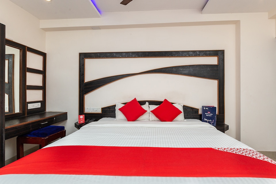 OYO 36246 Nagoorar Inn, Poonamallee, Chennai