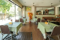 OYO 734 Tuban Torres Accomodation