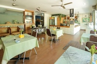 OYO 734 Tuban Torres Accomodation