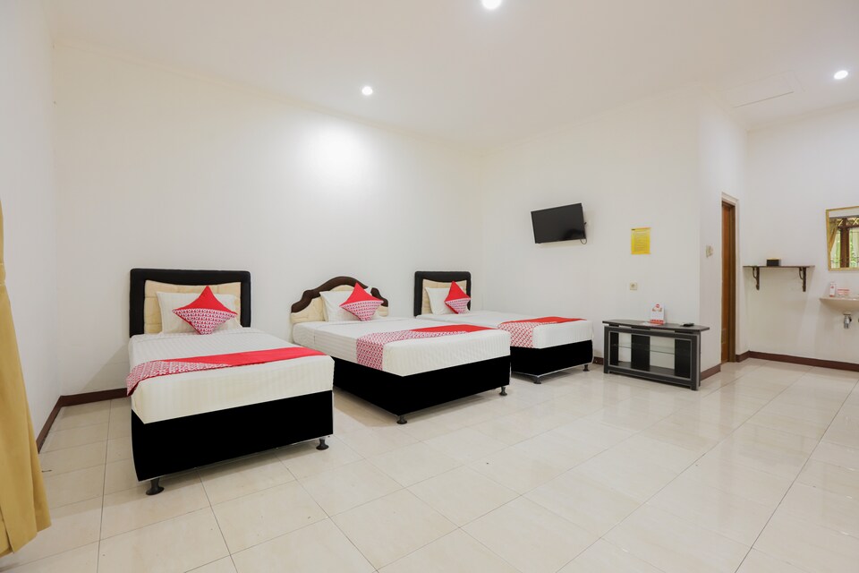 OYO 735 New Panjang Jiwo Resort, Bogor Sentul, Bogor