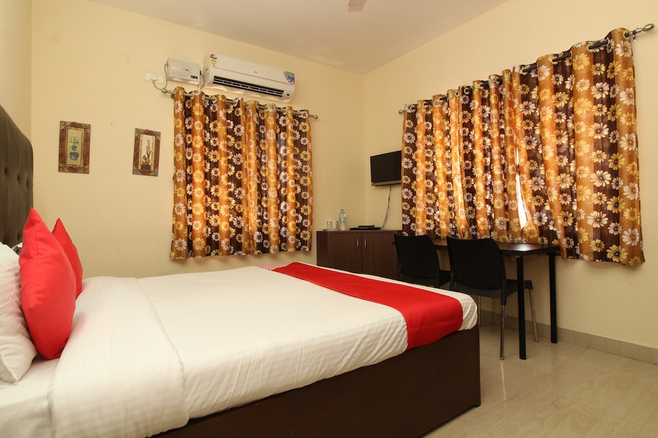 OYO 36282 Namo Suites, Madhapur-II, Hyderabad