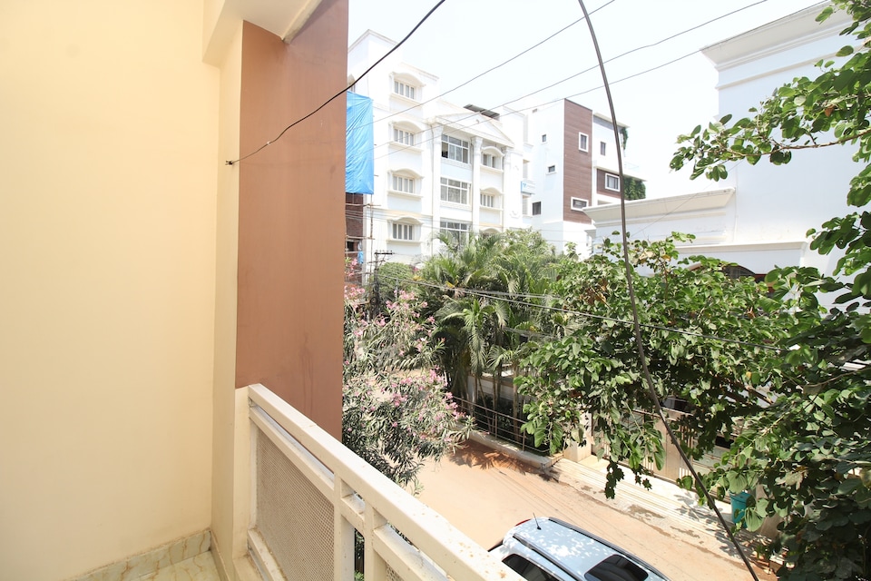 OYO 36282 Namo Suites, Madhapur-II, Hyderabad