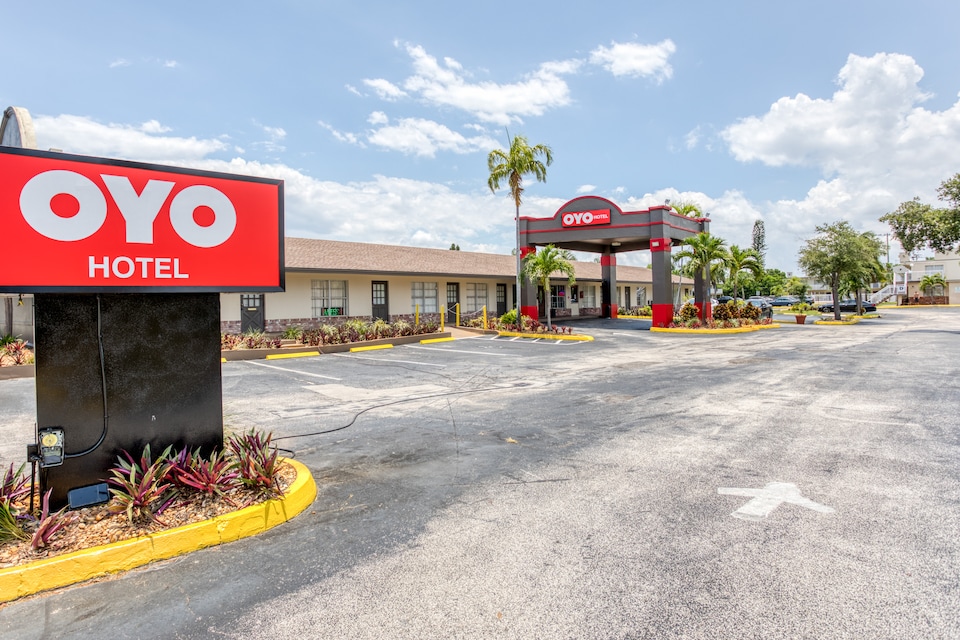 OYO Hotel Pompano Beach, C33062, Miami